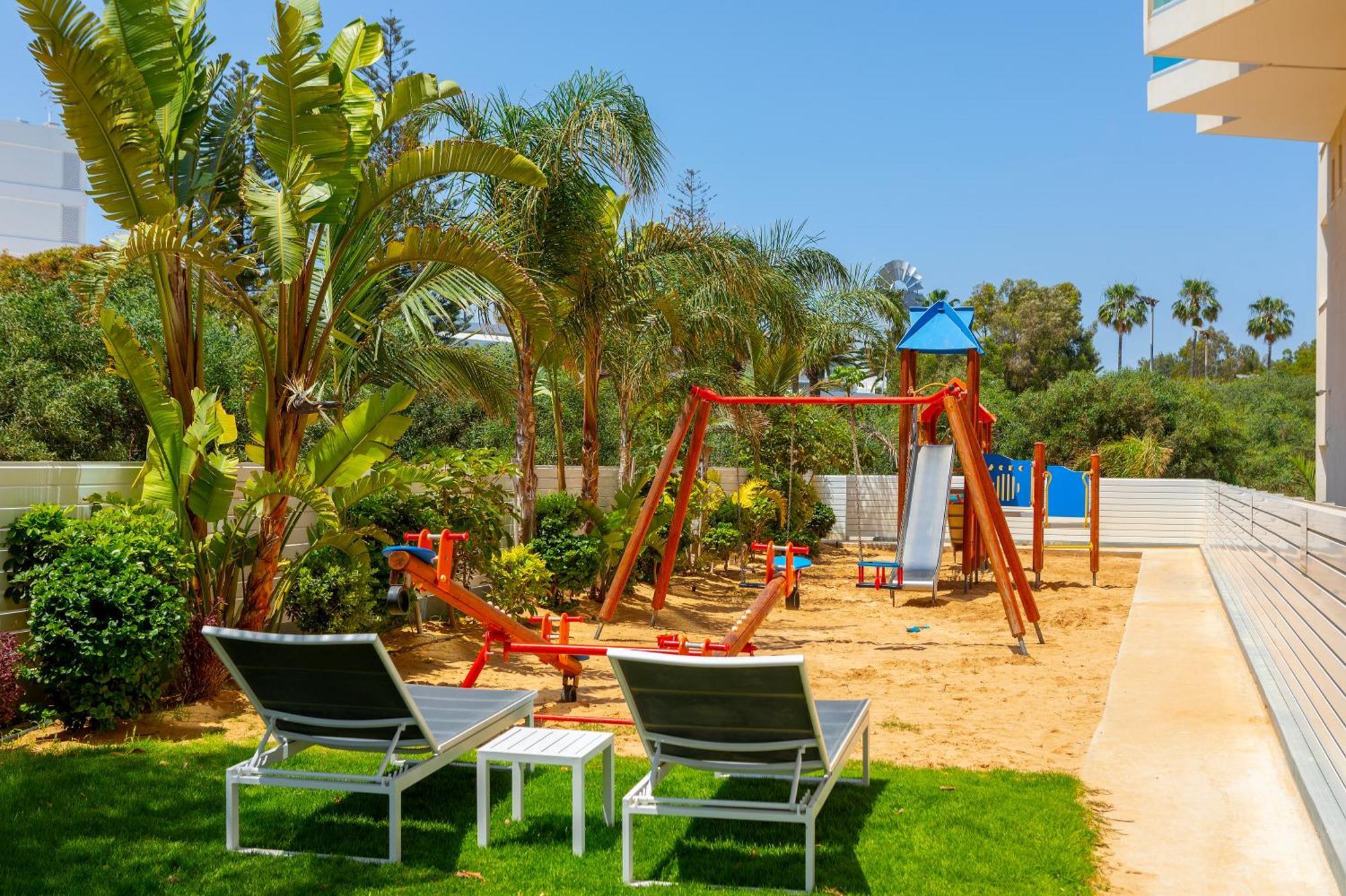Nissiblu Beach Resort Ayia Napa Bagian luar foto